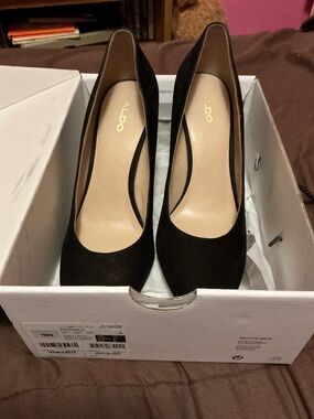 Aldo “Pikedale”  4 inch high heels.